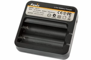 Fenix are-C1+ oplader 220 12 volt